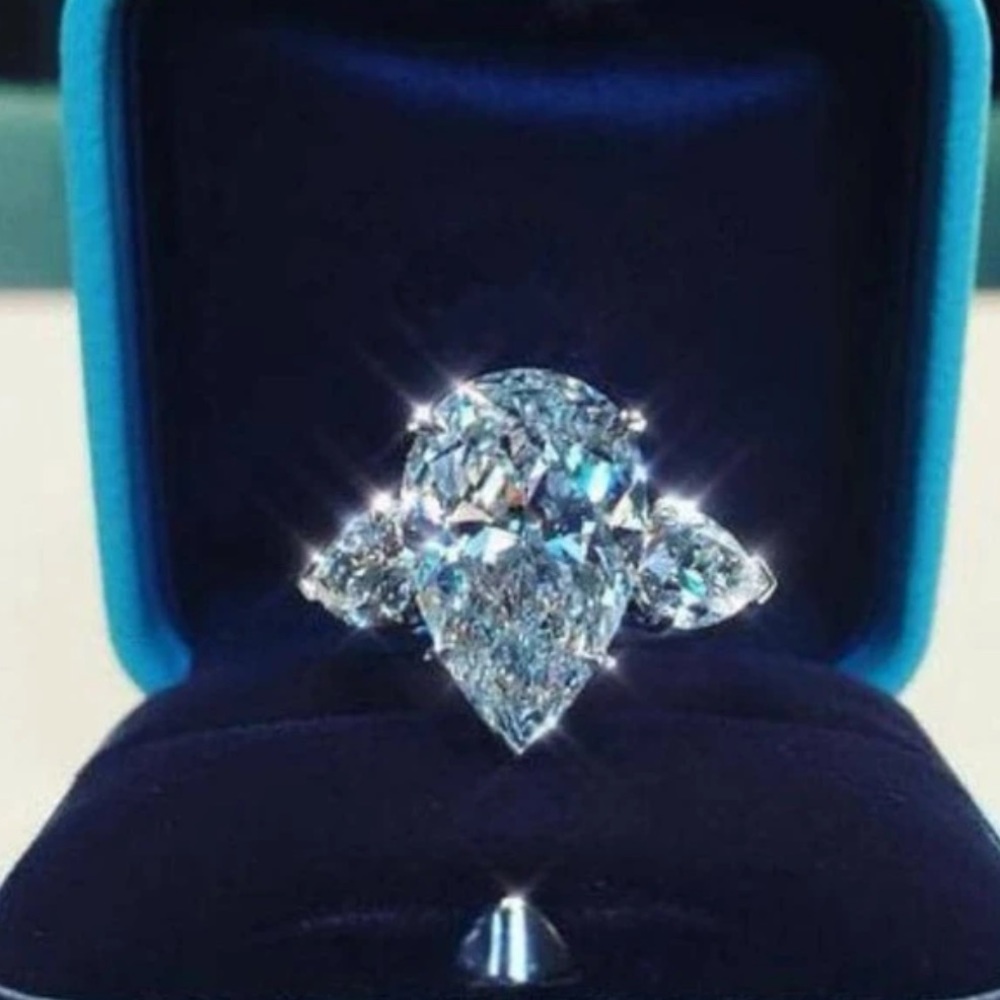 💖💎 Rhinestone Water-Drop Decor Ring | Size 7 | NWT 🌸